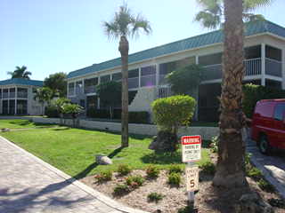 This Sanibel, Florida Vacation Offers Pool, Tennis and is on Gulf This Sanibel, Florida Vacation Offers Pool, Tennis and is on Gulf