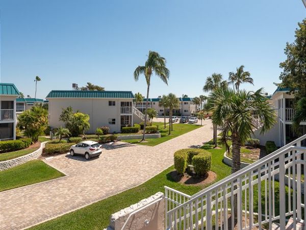 Value Two Bedroom Beach. Condo in Sanibel