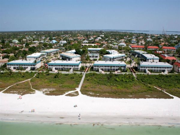 Value Two Bedroom Beach. Condo in Sanibel