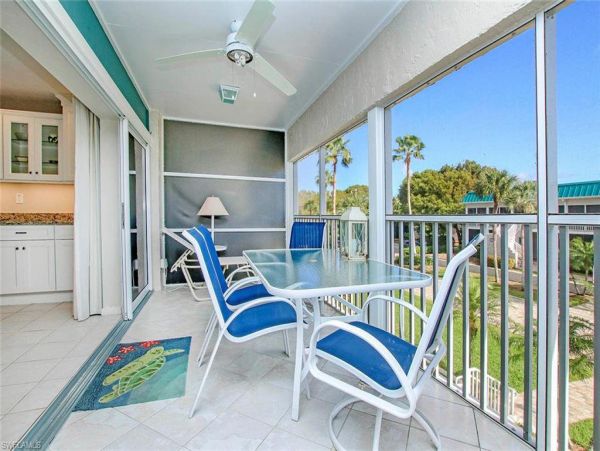 Value Two Bedroom Beach. Condo in Sanibel