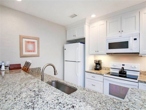 Value Two Bedroom Beach. Condo in Sanibel