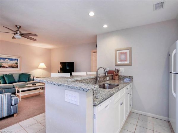 Value Two Bedroom Beach. Condo in Sanibel