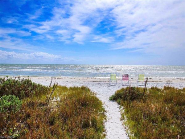 Value Two Bedroom Beach. Condo in Sanibel