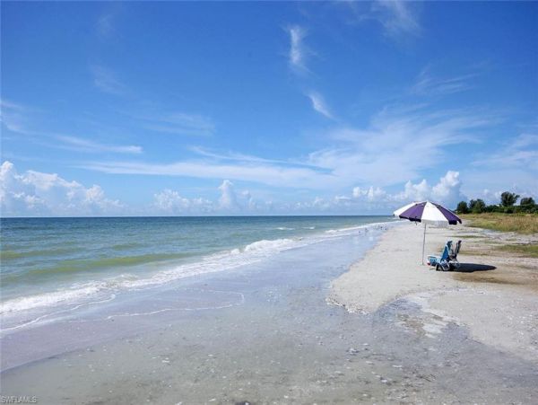 Value Two Bedroom Beach. Condo in Sanibel