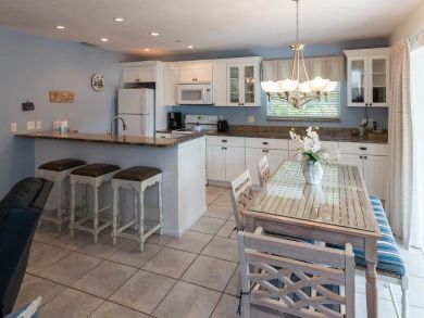 Kitchen & Dining Area