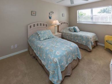 Second Bedroom with Twin Beds