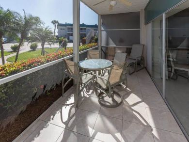 Comfortable Sanibel, Florida Vacation Condo Right on the Beach