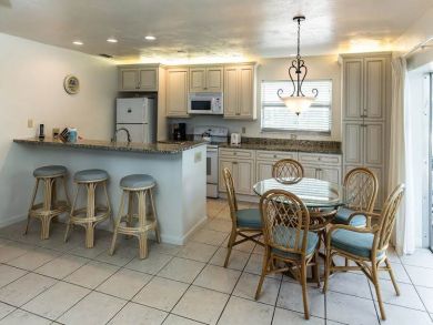 Kitchen & Dining Area