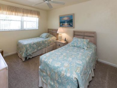 Second Bedroom with Twin Beds