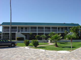 Sanibel, Florida Vacation Community On The Beach With Pool And Tennis