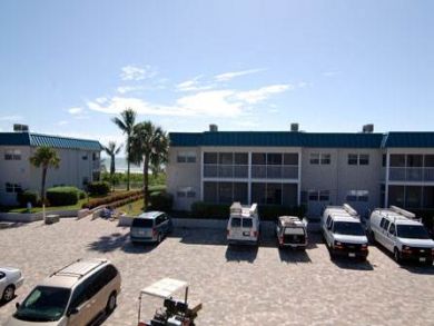 Sanibel, Florida Vacation Community On The Beach with Pool And Tennis