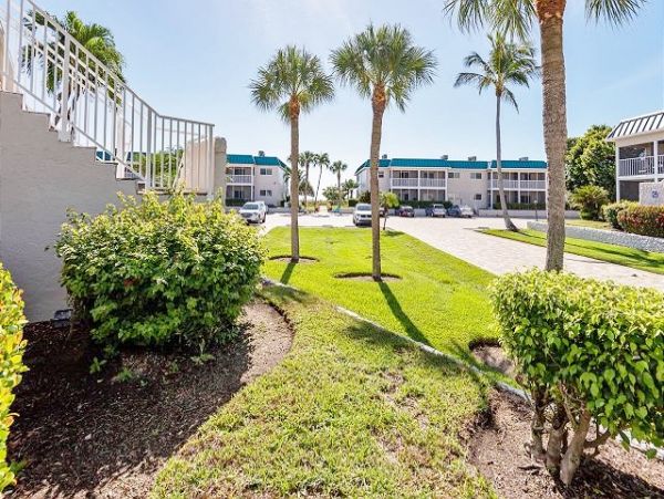 Sanibel Value Vacation Condo Two Bedrooms Sleeps 6