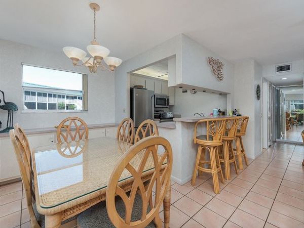 Sanibel Value Vacation Condo Two Bedrooms Sleeps 6