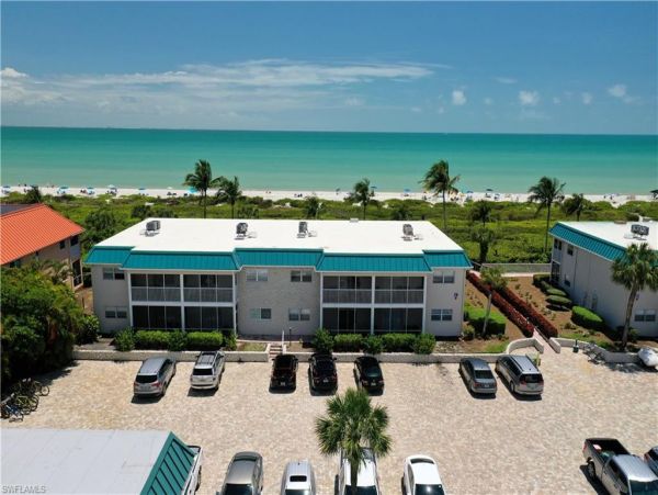 Sanibel Island Two Bedroom Vacation Beach Condo Sleeps Six