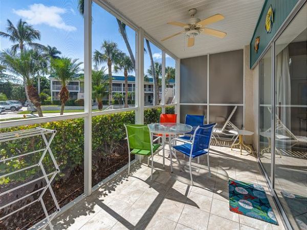 Sanibel Island Two Bedroom Vacation Beach Condo Sleeps Six