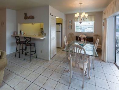 Kitchen Bar & Dining Area