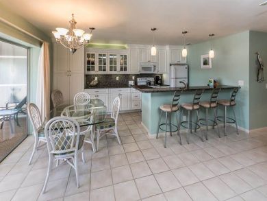 Kitchen & Dining Area