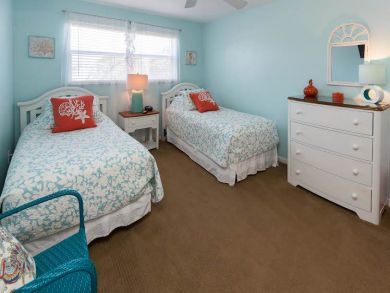 Twin Beds in Guest Bedroom