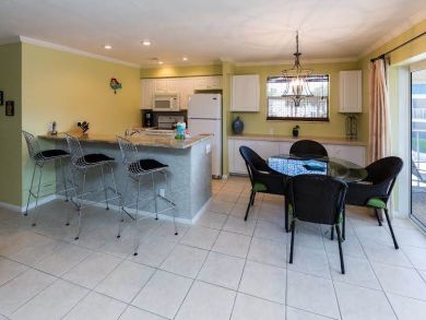 Kitchen Bar for Three