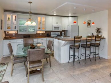 Kitchen Bar with Seating for Three