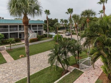 Sanibel, Florida Vacation Condo Community Offers Pool, Tennis and Is On Gulf Sanibel, Florida Vacation Condo Community Offers Pool, Tennis and Is On Gulf