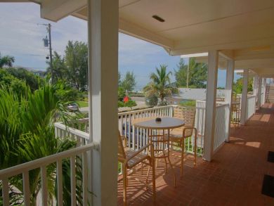 Value Rental on Anna Maria One Bedroom Sleeps 4 - Pool