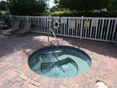 Value Rental on Anna Maria One Bedroom Sleeps 4 - Pool