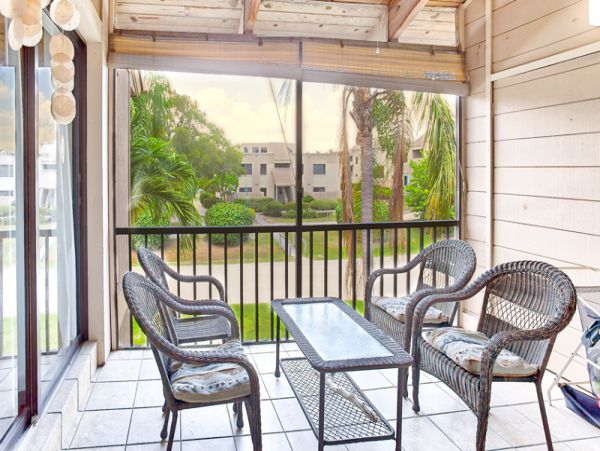 Beachfront Sanibel Rental 100 Yards to Sand