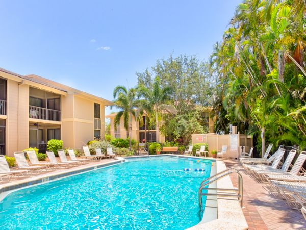 Beachfront Sanibel Rental 100 Yards to Sand