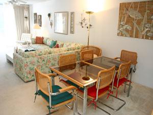 Open plan dining & living room