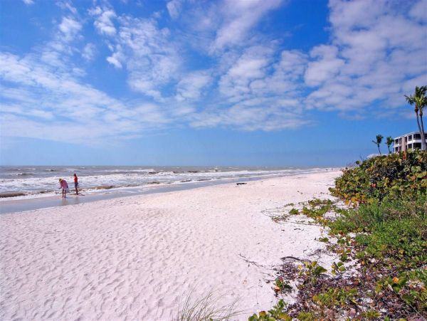 Sanibel Island Vacation Rental | Gulf View 2-Bedroom Condo with Lanai