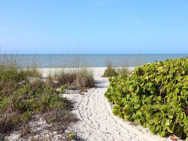 Gulf Front 2 Bedroom Vacation Beach Condo In Sanibel