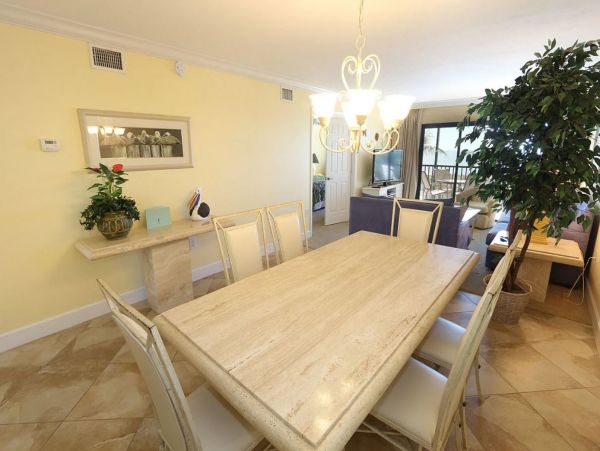 Gulf Front 2 Bedroom Vacation Beach Condo In Sanibel