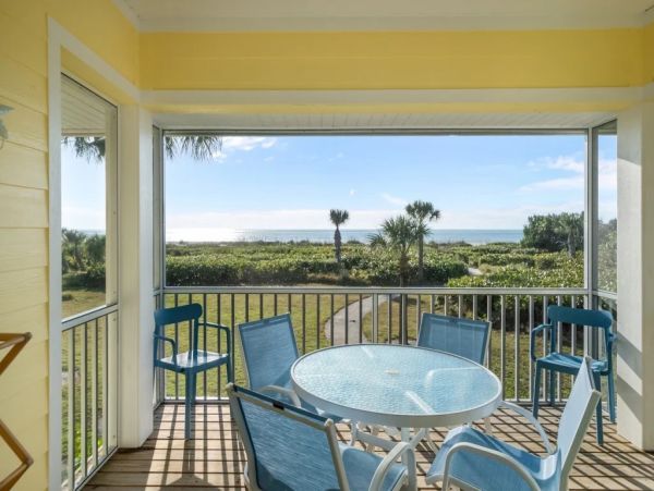 Sanibel Vacation Townhouse on Beach, 3 Bedrooms.