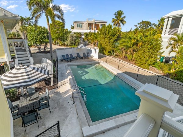 Sanibel Vacation Townhouse on Beach, 3 Bedrooms.