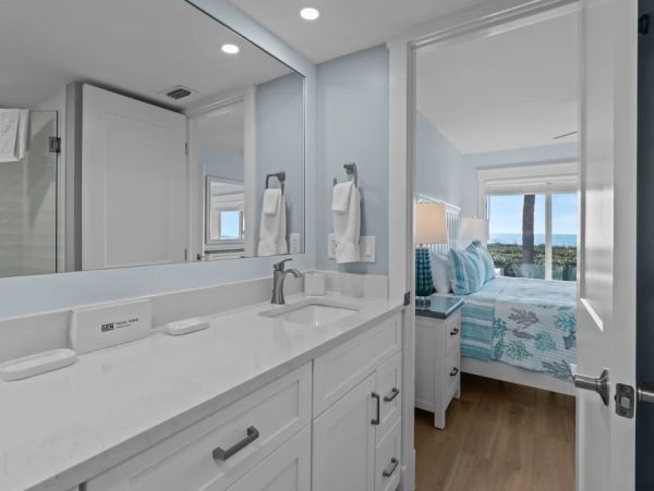 Sanibel Vacation Townhouse on Beach, 3 Bedrooms.