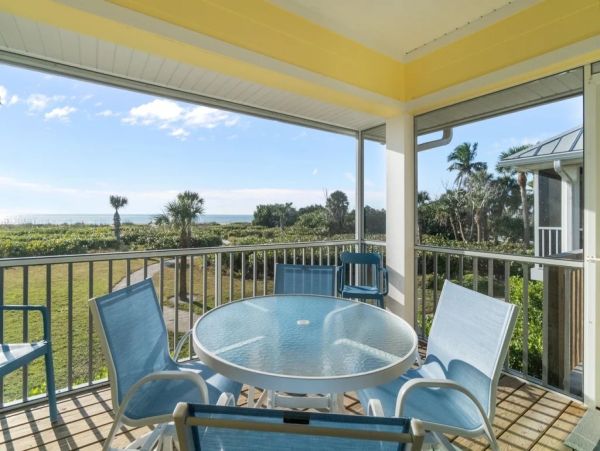 Sanibel Vacation Townhouse on Beach, 3 Bedrooms.