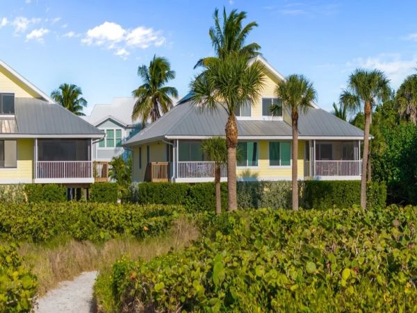 Sanibel Vacation Townhouse on Beach, 3 Bedrooms.