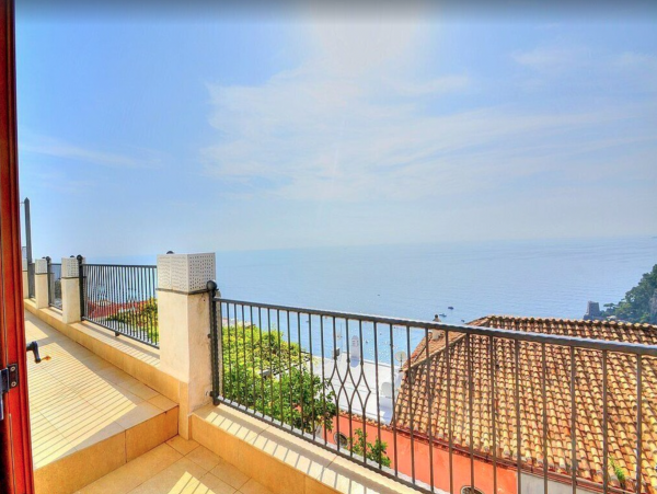 Three Bedroom Positano Vacation Villa with Sea Views
