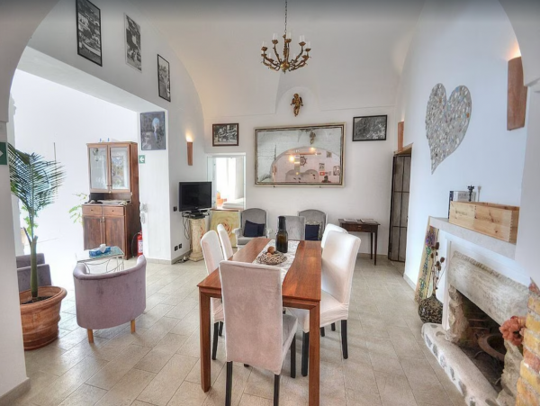 Three Bedroom Positano Vacation Villa with Sea Views
