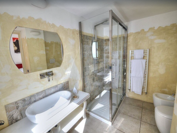 Three Bedroom Positano Vacation Villa with Sea Views