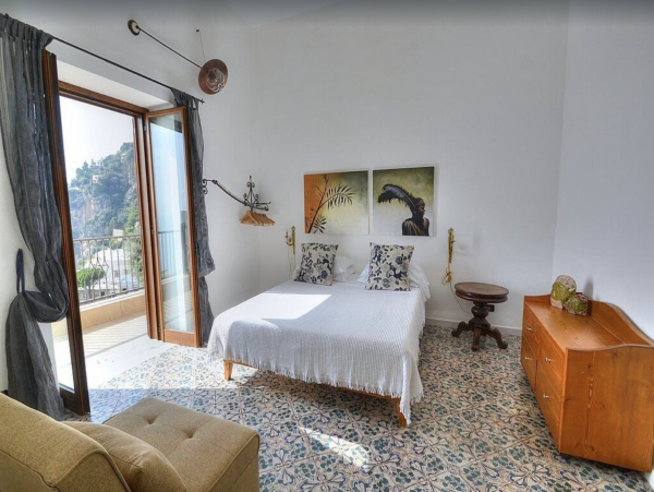 Three Bedroom Positano Vacation Villa with Sea Views