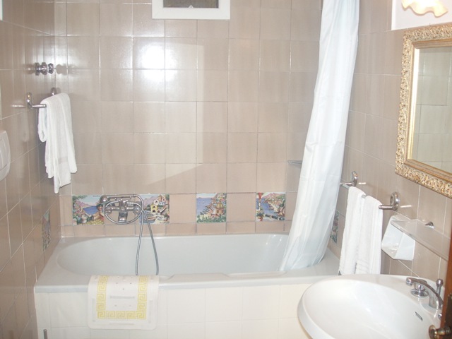 2nd Bathroom