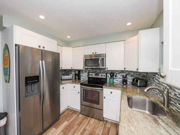 Siesta Key Three Bedroom Vacation Pool Home Sleeps 8