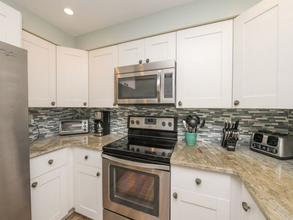 Siesta Key Three Bedroom Vacation Pool Home Sleeps 8