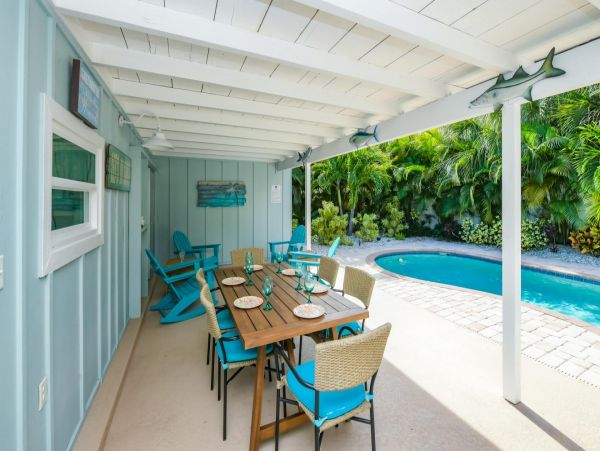 Siesta Key Three Bedroom Vacation Pool Home Sleeps 8