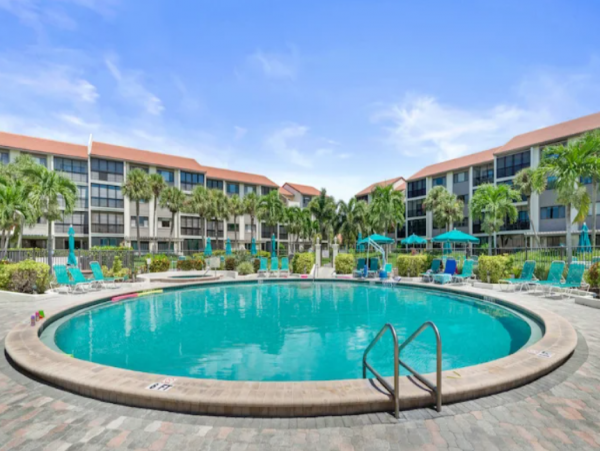 Siesta Key Vacation Rental with Two Bedrooms at the Beach