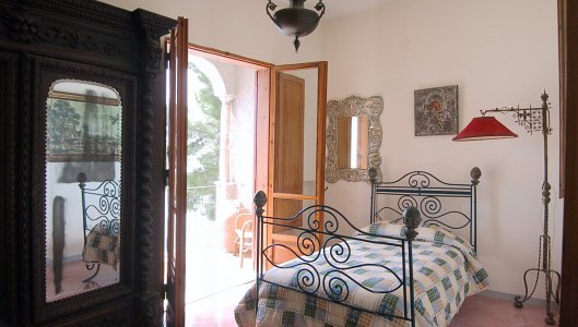 Bedroom with Twin Bed