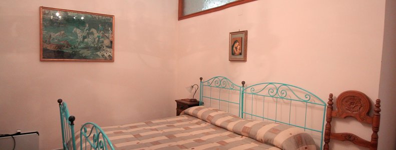 Bedroom with Queen Bed