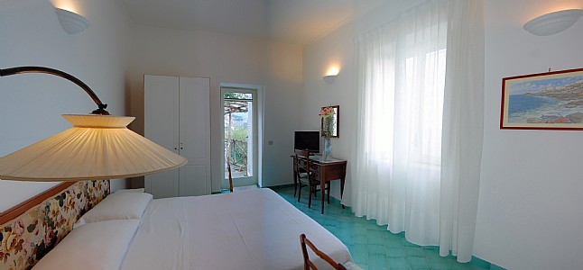 Bedroom with Queen Bed